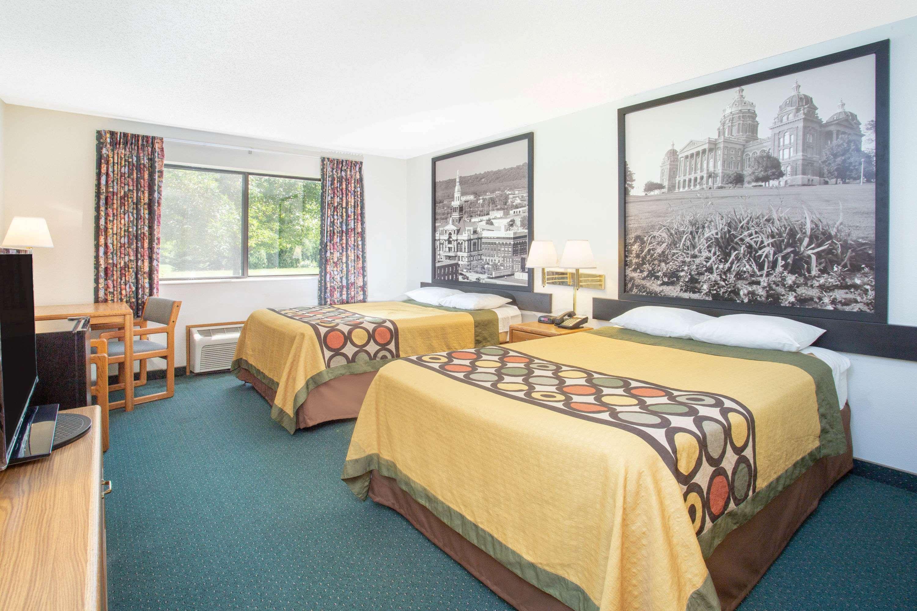 Super 8 By Wyndham Dewitt Hotell Exteriör bild
